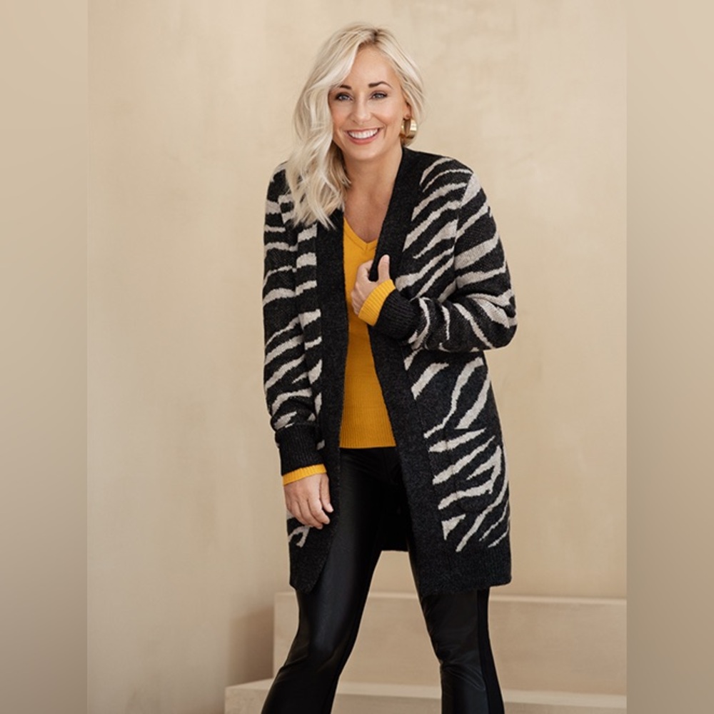 Chic Zebra Pattern Cardigan